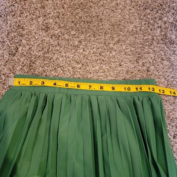 Love Poem green pleated skirt - Picture 8 of 9